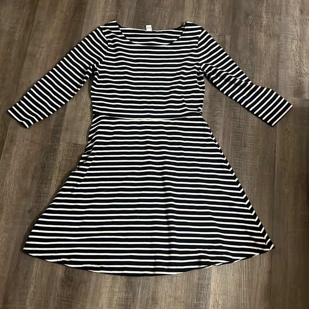 Black and White stripped long quarter sleeve dress